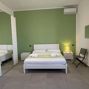 Camera grande con letto king size